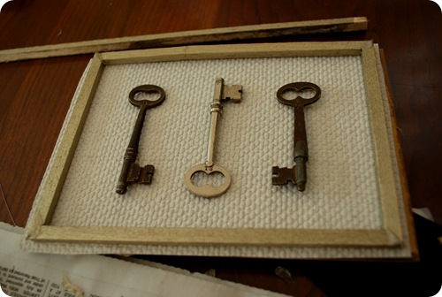 hot glue frame and keys