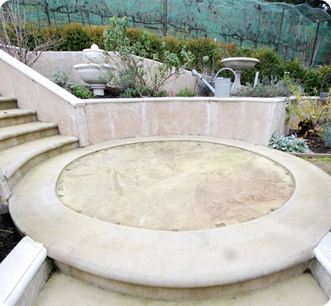 circular patio