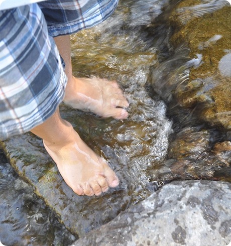 feet-in-water_thumb3