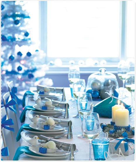 blue and white holiday table