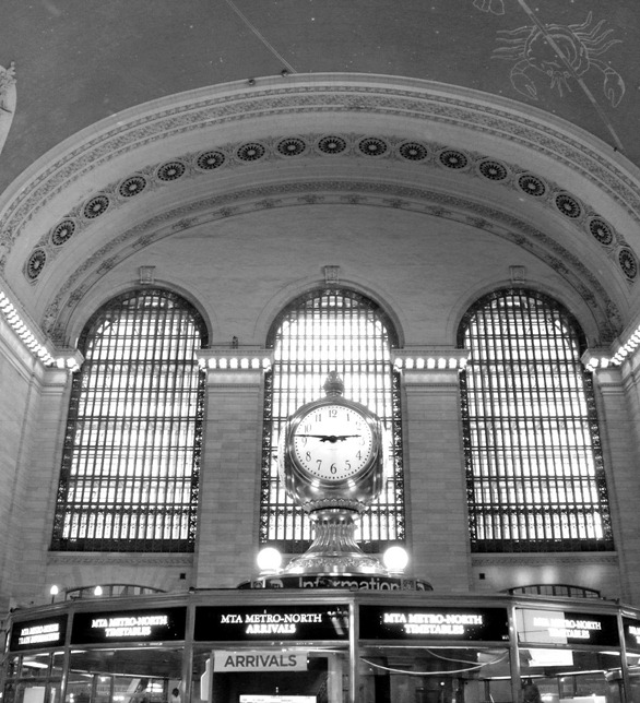 grand central station clock black and white
