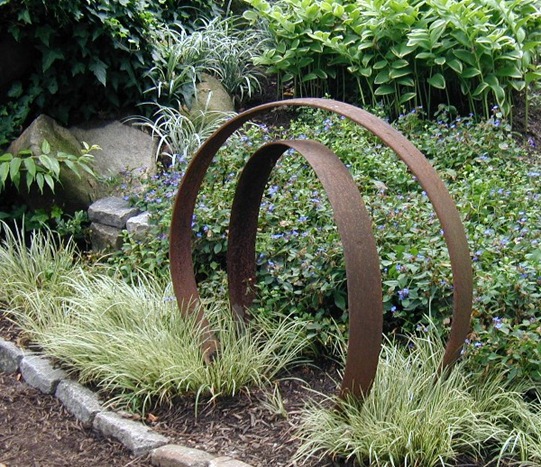 iron garden sculpture