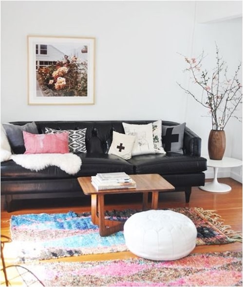 Decorating Around A Leather Sofa, How To Decorate A Living Room With Black Leather Sectional