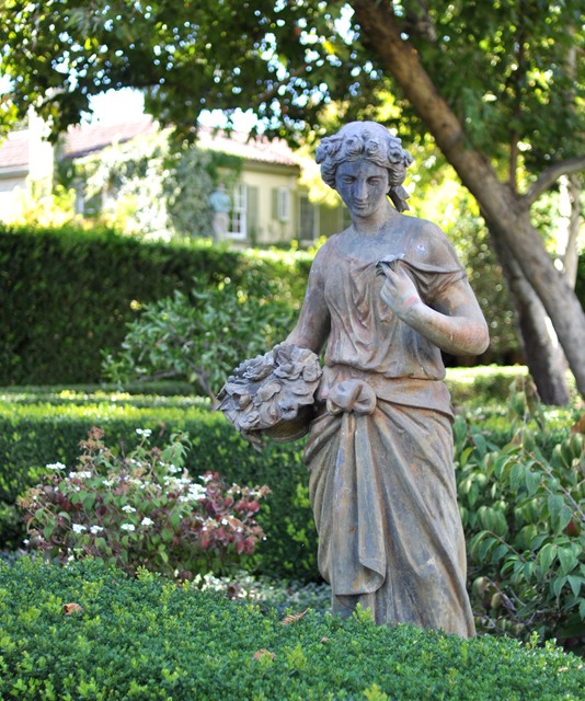 statue at chateau st jean