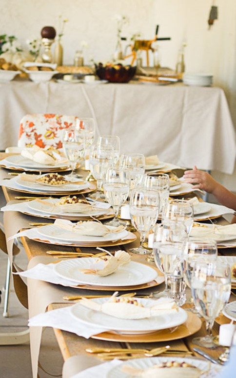 golden thanksgiving table