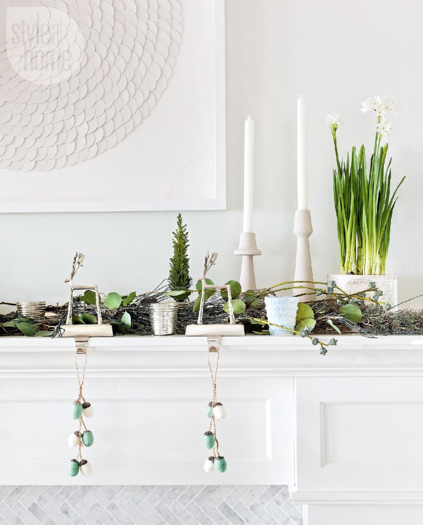 green and white mantel