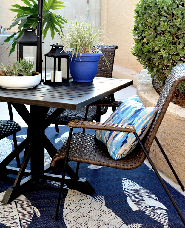 patio table chairs