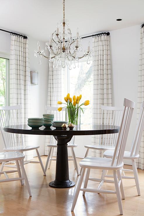white windsor dining chairs
