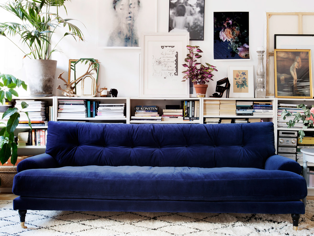 blue-tufted-velvet-sofa