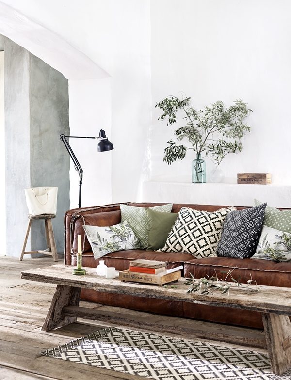 Modern Looks For Leather Sofas, Pillows For Brown Leather Sofa